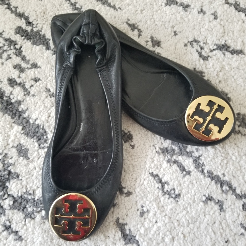 Lightly used TB ballet flats - black